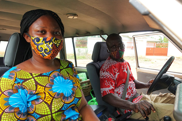 Agnes and Fofo on a delivery run