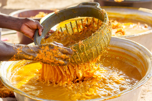 Extracting process of palm oil from the paste (kernels and fibres)